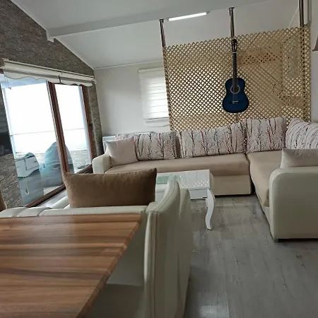 Unique View, Cozy Attic - Roof Бурса